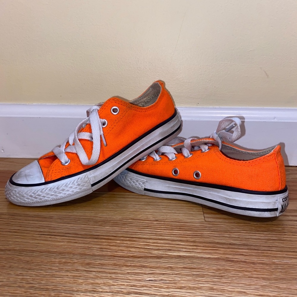 Size Youth 12 1/2 Orange Low Top Converse